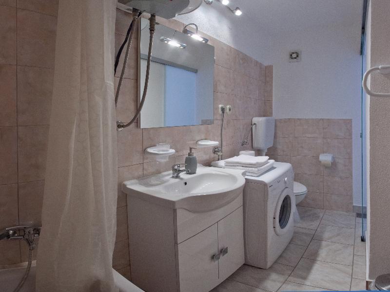 Apartment Alma Split Bagian luar foto