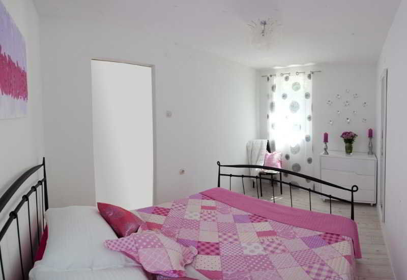 Apartment Alma Split Bagian luar foto