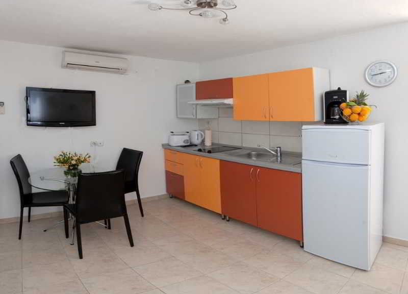 Apartment Alma Split Bagian luar foto