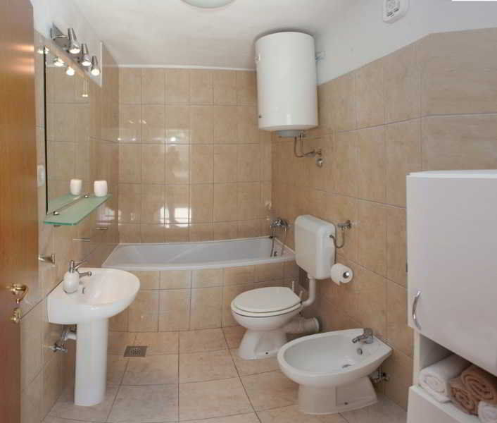 Apartment Alma Split Bagian luar foto