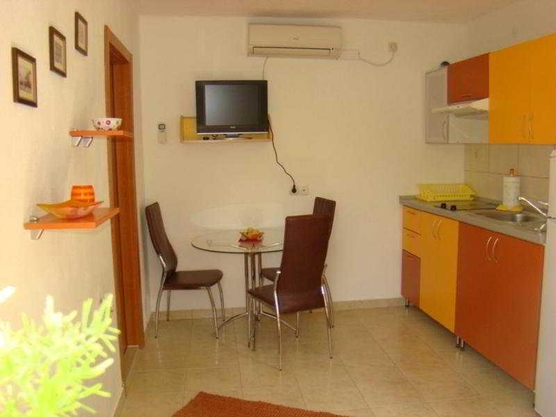Apartment Alma Split Bagian luar foto