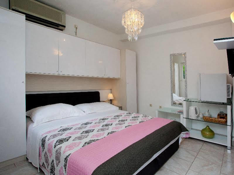 Apartment Alma Split Bagian luar foto