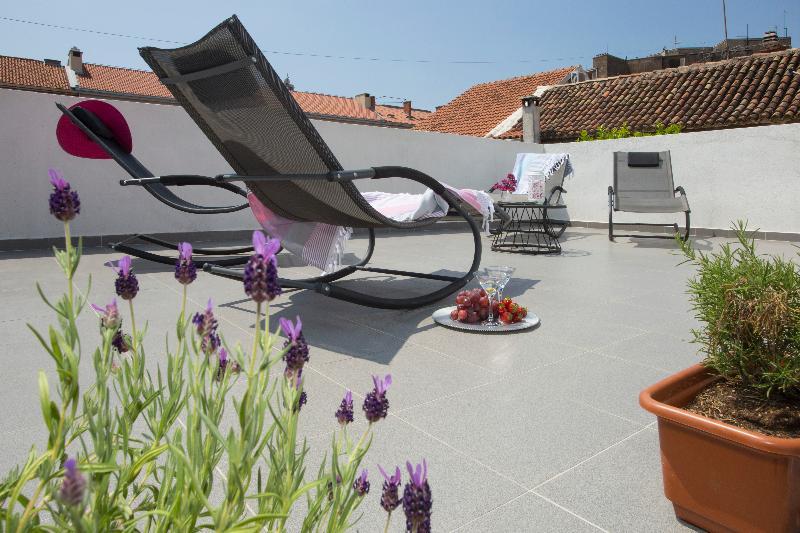Apartment Alma Split Bagian luar foto