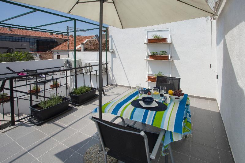 Apartment Alma Split Bagian luar foto