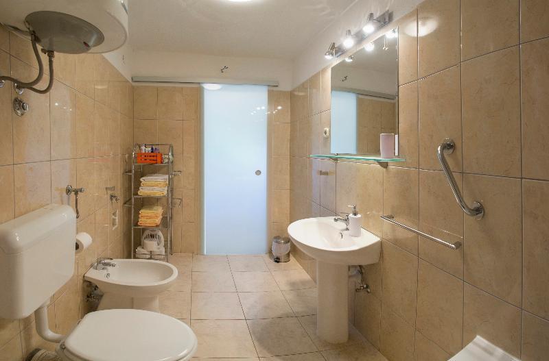Apartment Alma Split Bagian luar foto